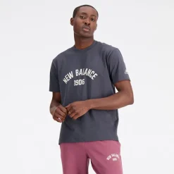 Best New Balance Herre Essentials Varsity T-Shirt Blacktop